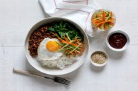 Spicy beef mince rice bowl (korean bibimbap)